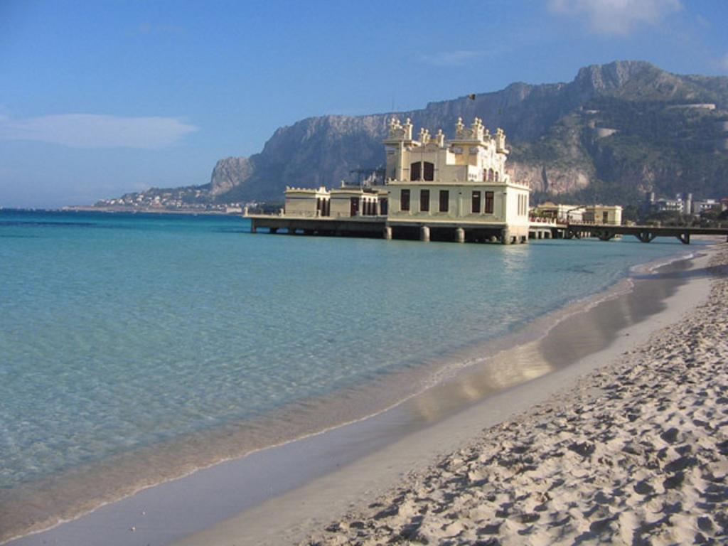 Casa Lunastella Locazione Turistica Mondello Luaran gambar